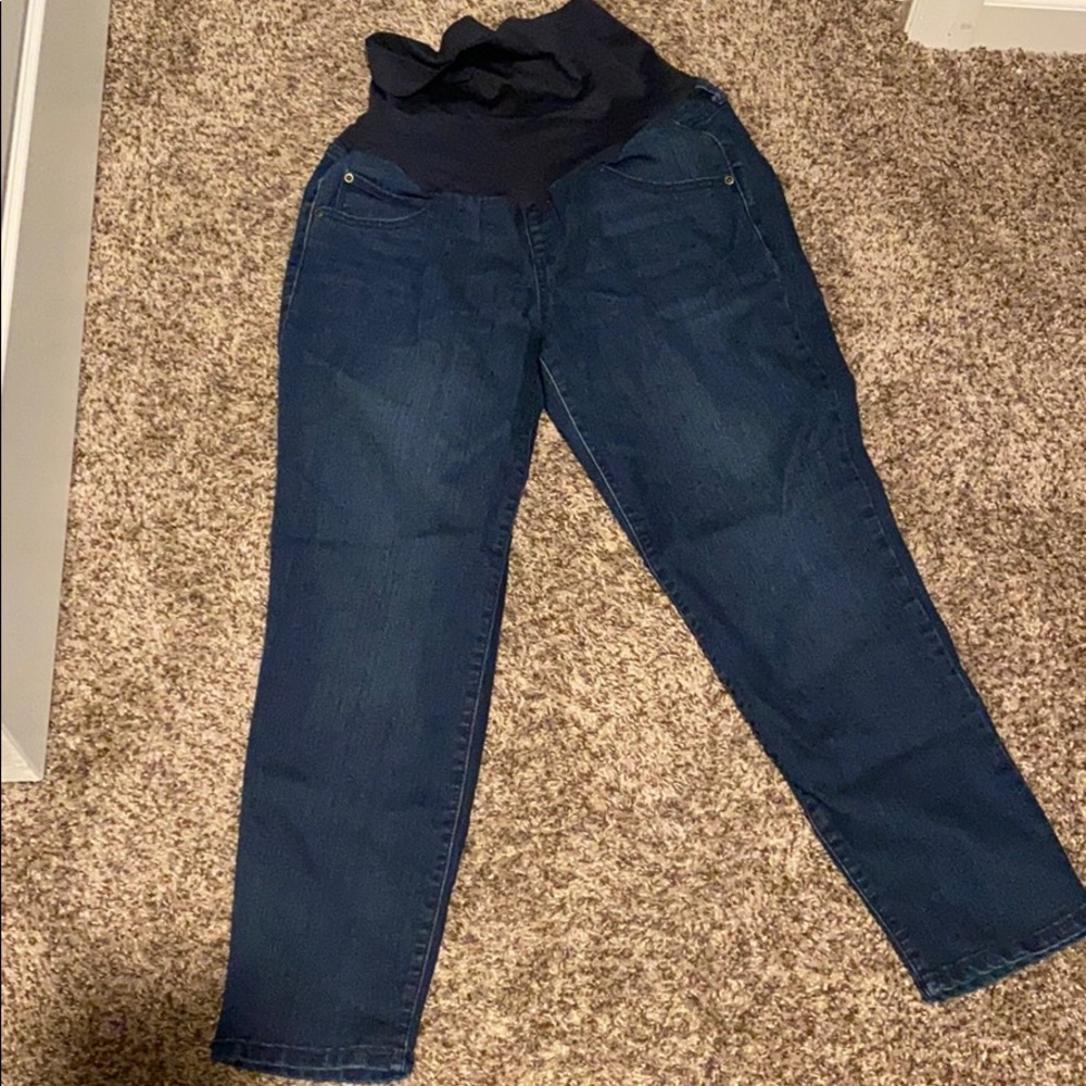Maternity capris